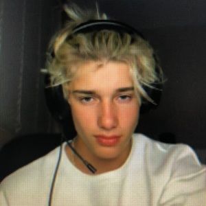 Meet your Posher, Madeline